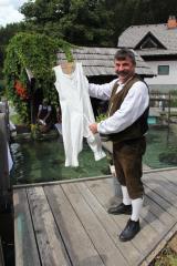 Juvanov Jaka je v žehto prinesel posebno spodnje perilo